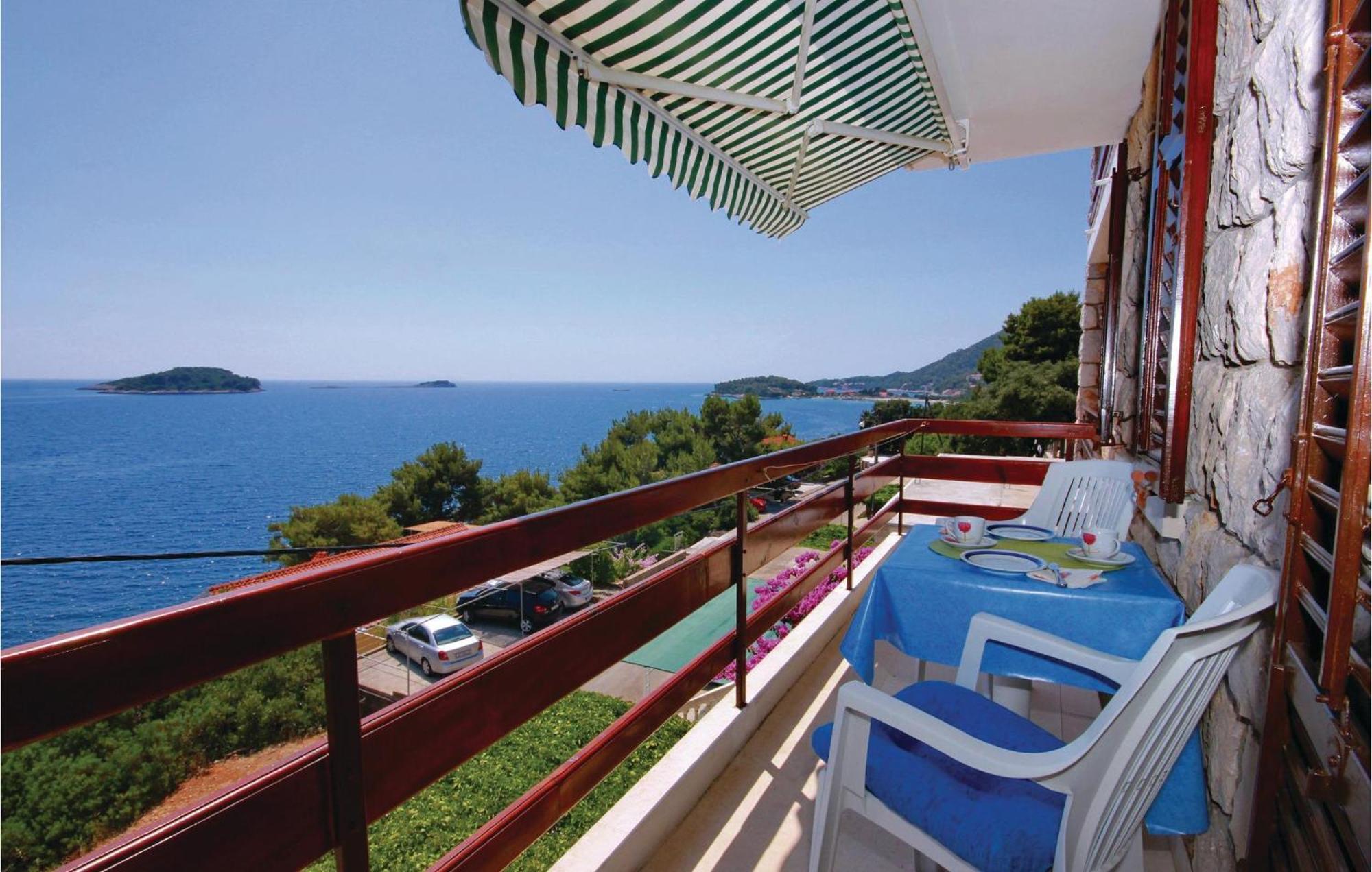 Beautiful Apartment In Prizba With Wifi Luaran gambar