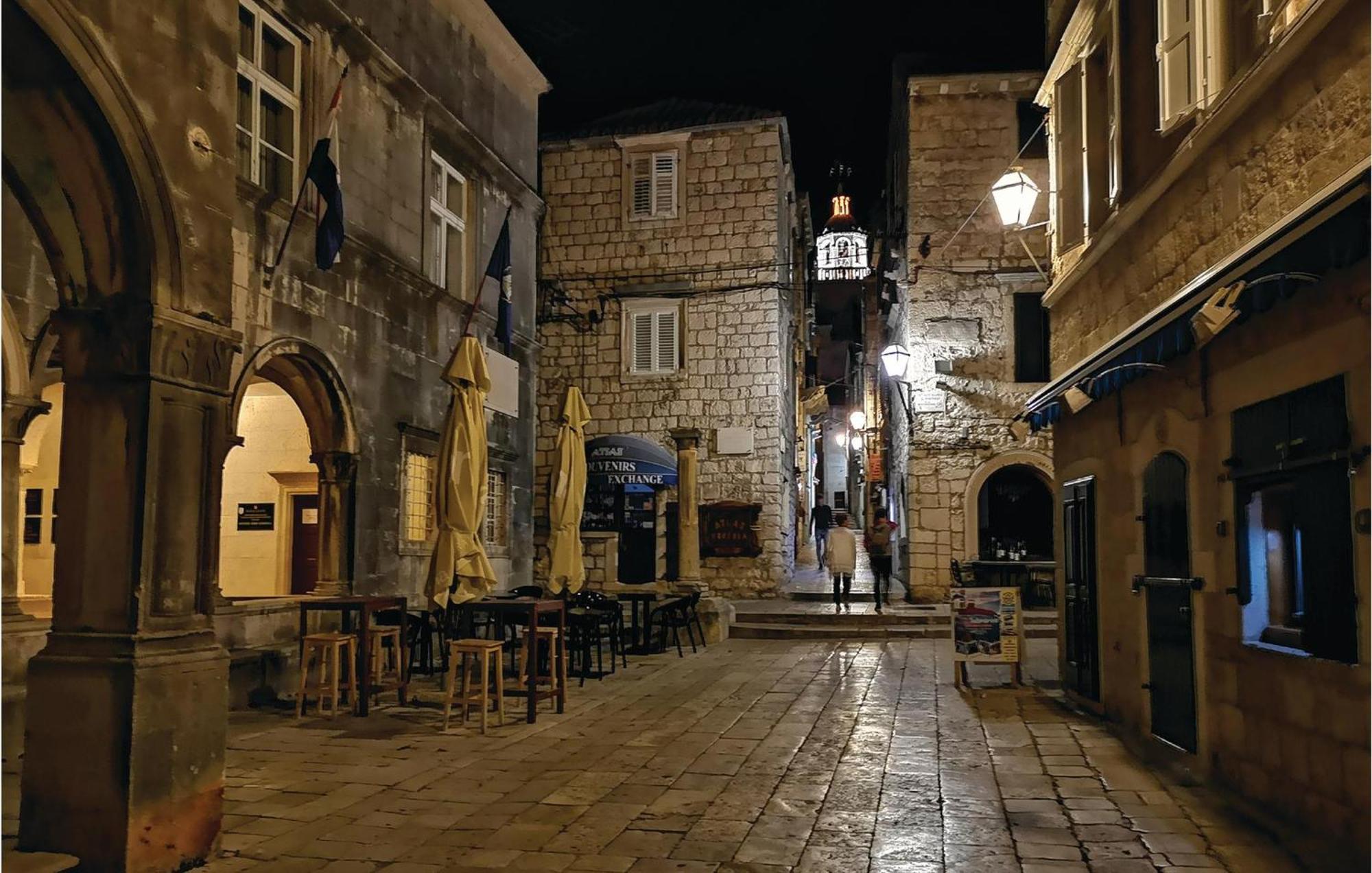 Beautiful Apartment In Prizba With Wifi Luaran gambar